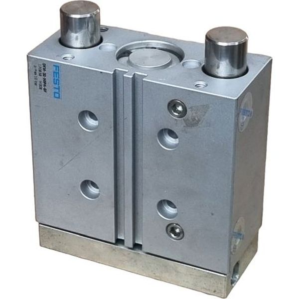 cilindro com guia, diâmetro 32mm, curso 50mm, amortecimento elástico  nas posições finais de curso, detecção de posição, guia deslizante