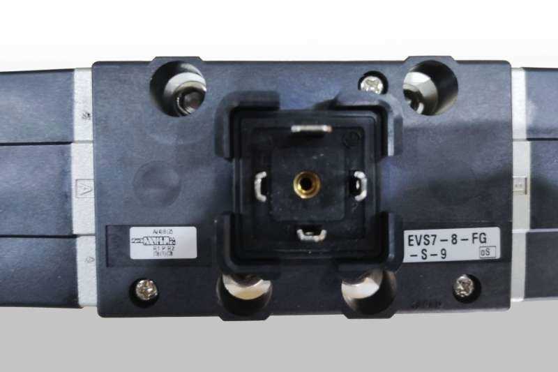 Válvula pneumática <br/ >Modelo: EVS7-8-FG-S-9 