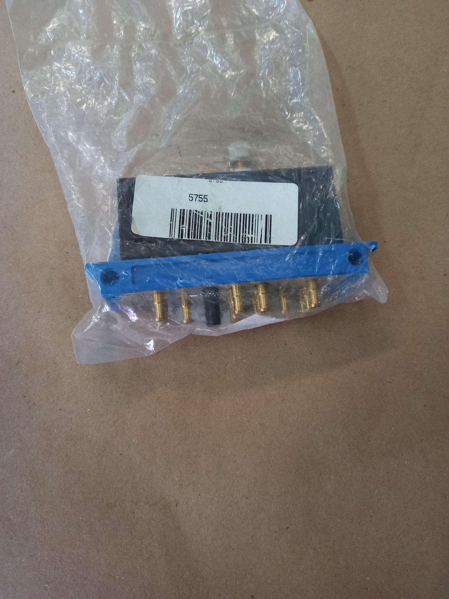 válvula de assento axial com retorno por mola, pressão operacional 2,5 bar ... 8 bar, vazão nominal padrão 90 l/min, conexão pneumática PK3
