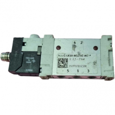 Válvula pneumática VUVG-LK10-M52-AT-M7-* - FESTO usada