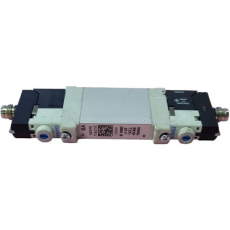 Válvula solenóide VUVG-BK10-T32C-AT-F-1R8L-B - FESTO usada