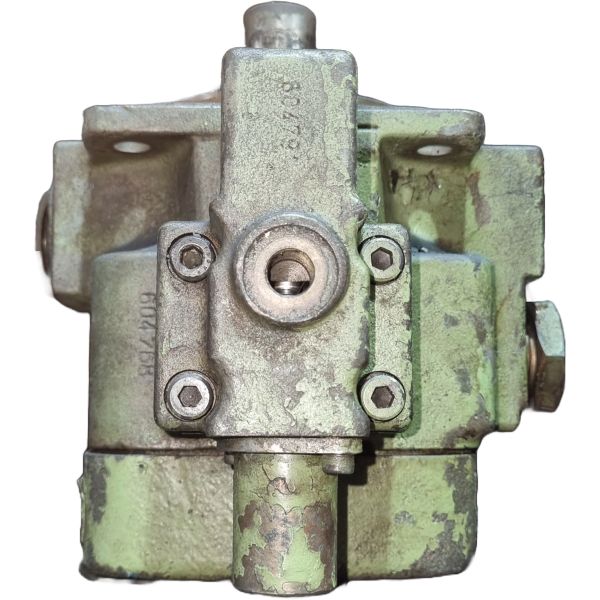 volume variável, tamanho 32, deslocamento 34,5 cm3/rotação, rotação horária, fluido óleo mineral. Efetuamos a reforma de bombas hidráulicas. Consulte-nos.