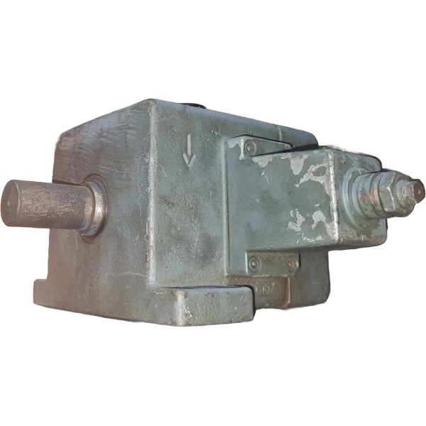 Bomba de deslocamento geométrico variável, Série 30, tamanho 63, deslocamento 47 cm3/revolução, rotação horária. Efetuamos a reforma de bombas hidráulicas. Consulte-nos. 