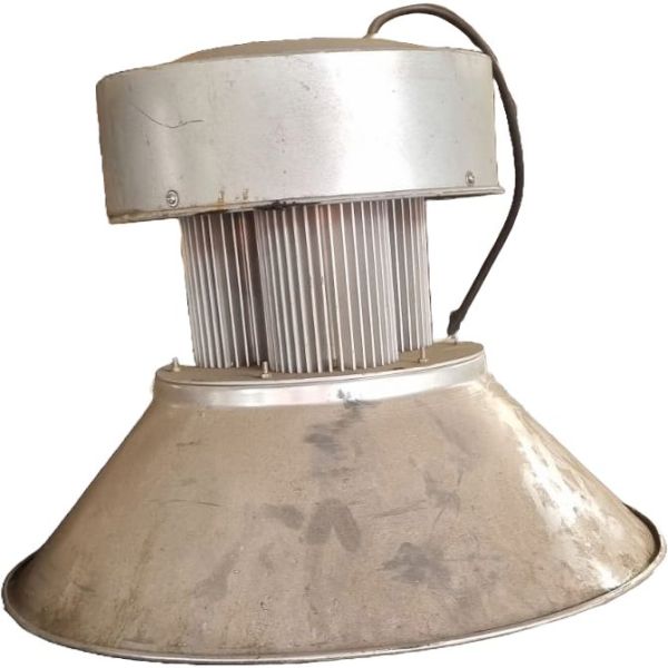 luminária para uso industrial, iluminação industrial, iluminação de galpões