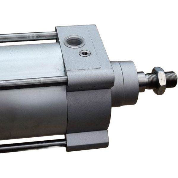 Cilindro 1646799, dupla ação, diâmetro 100mm e curso 550mm, temperatura -20°C a +80°C - FESTO seminovo