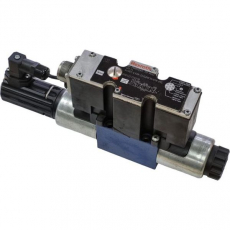 Válvula direcional proporcional 4WREEM6 E08-22/G24K31/A1V-655 - REXROTH usada