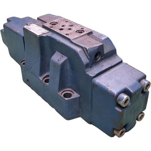 vazão 325 l/min, pressão de 315bar, tensão de 24V DC