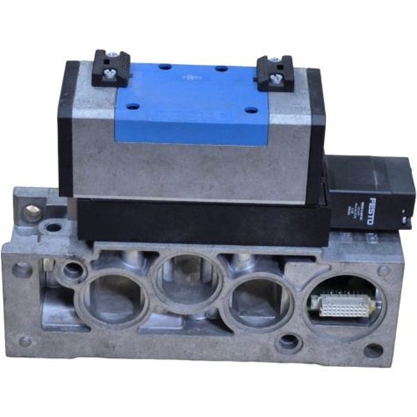 Válvula: 5/2 vias, conexão rosca G1/2, acionamento pneumático, fixação base. Placa intermediária: acionamento elétrico, fixação com furo passante.