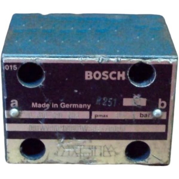 marca: Bosch <br />
modelo: 0810091203 <br />
estado: usada