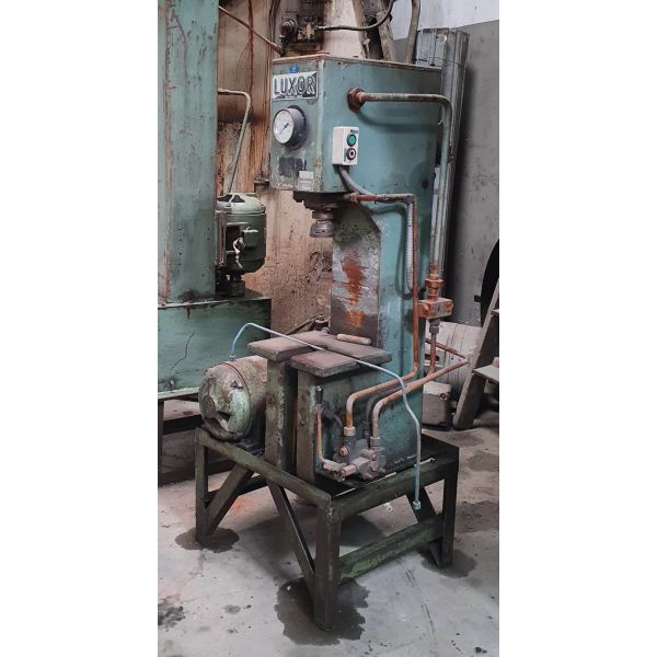 máquina industrial, sobra industrial, máquina venda no estado, ferramentaria industrial, excedentes de estoque, máquinas adquiridas em leilão, dispositivos industriais de segunda mão, aparelhos industriais