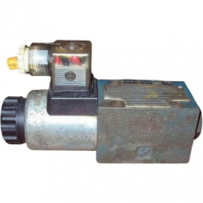 Válvula direcional REXROTH 4WE6D61EG24N9K4 usada