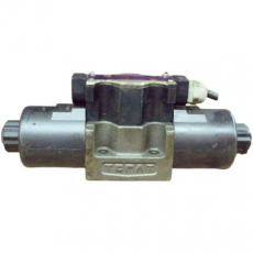 Válvula direcional YUKEN DSG03-304-D24-50 usada