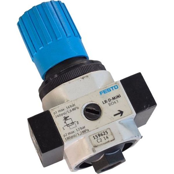conexão 1/4, vazão 1500 l/min, faixa de regulagem de pressão 0.5 bar - 12 bar, temperatura -10~60oC, meio ar comprimido / gases inertes, corpo zinco fundido, vedações NBR