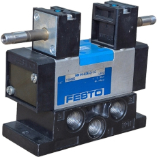 Válvula pneumática MN1H-5/3E-D-1-C 159683 - FESTO seminova Válvula pneumática MN1H-5/3E-D-1-C 159683 - FESTO seminova
