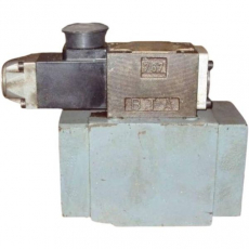 Válvula direcional REXROTH 4WE6D53/AG24N9K4 usada