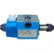 Válvula direcional DG4S4-0131C-U-H-60 - VICKERS usada