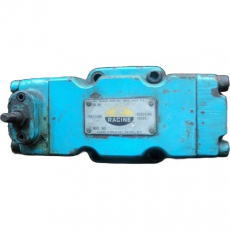 Válvula hidráulica OE3-977884 04 - RACINE usada