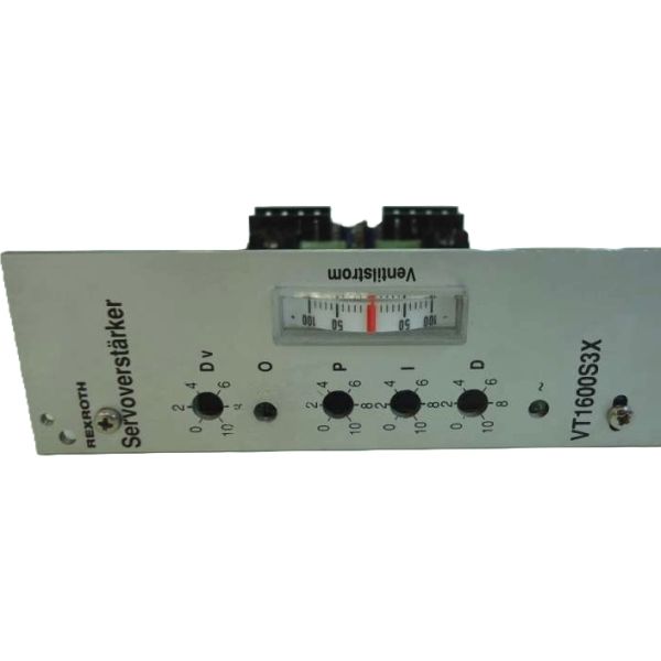 Placa amplificadora analógica projetada para controlar servoválvulas em aplicações de malha fechada.