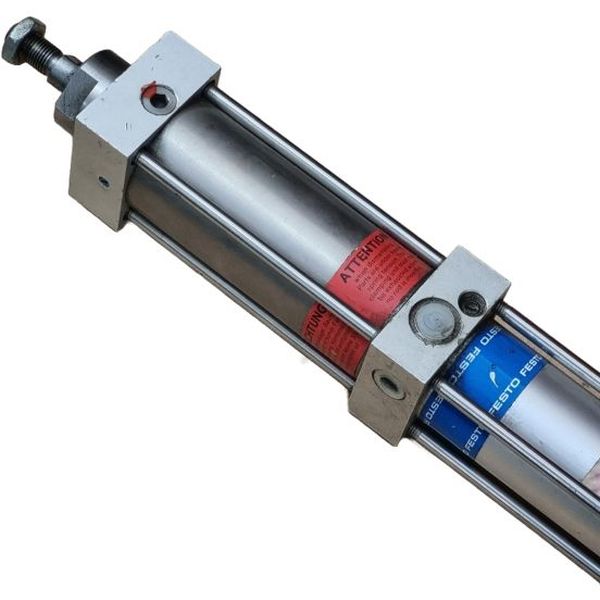 diâmetro 40mm, curso 150mm, amortecimento ajustável nas posições finais, detecção de posição