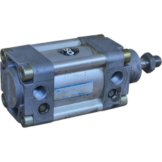 Características- Diâmetro: 63mm- Curso: 15mm- Funcionamento: dupla ação- Amortecimento regulável nas posições finais- Detecção de posição- Normas: DIN ISO 6431, VDMA 24562 e NFE 49003.1- Pressão de trabalho máxima: 12 bar- Temperatura do meio ambiente: -20oC~80oC- Fluido: ar comprimido filtrado com ou sem lubrificaçãoConstrução- Haste: X20 Cr13- Cabeçotes: GD-Al Si 12- Camisa: alumínio anodizado- Vedações: poliuretanoDNGU6315PPVApistão, atuador