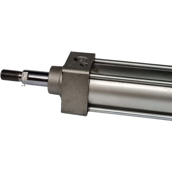 Série C95, diâmetro 40mm, curso 425mm, com êmbolo magnético, amortecimento nas duas extremidades, cilindro tirantado