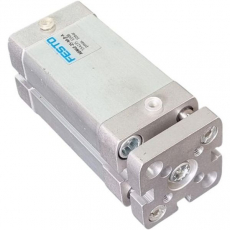 Cilindro pneumático ADNGF-25-40-P-A 554235 25X40 - FESTO