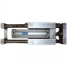 Cilindro pneumático DNU-50-160-PPVA com guia - FESTO usado