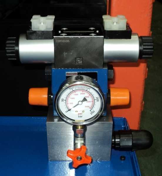 Composição: motor elétrico trifásico, válvula hidráulica direcional, válvula reguladora de pressão, bomba hidráulica de engrenagem, man&ocirc;metro, bloco, bocal de enchimento, manifold, visor de nível, reservatório