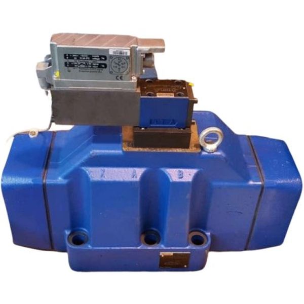 4WRPEH 6: 4 pórticos, válvula direcional, diretamente operada, fluxo nominal 4l/min, fluxo linear, tensão 24VDC. 4WRLE 35: 4 pórticos, válvula direcional, operada por piloto, feedback eletr&ocirc;nico, eletr&ocirc;nica integrada (OBE), tamanho 35, voltagem 24V