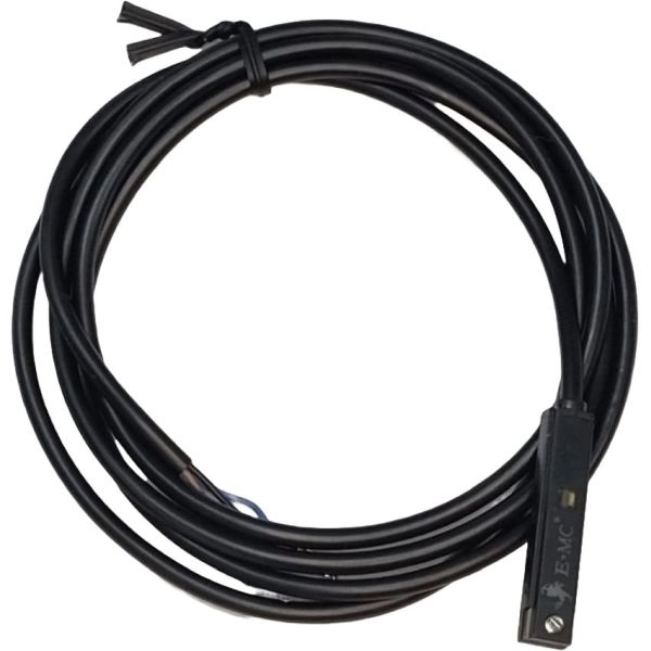 tipo PNP, 3 fios, cor do fio preto, comprimento do fio 1m, sensor sem contato, tensão de operação 5-30VDC