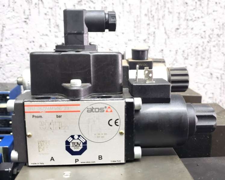 4/3 vias, ISO 4401-03, simples solenóide, vazão de 60 l/min, pressão de 350bar. Válvula obsoleta. Temos estoque. Consulte-nos.